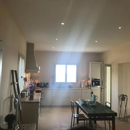 Taraluna Villa